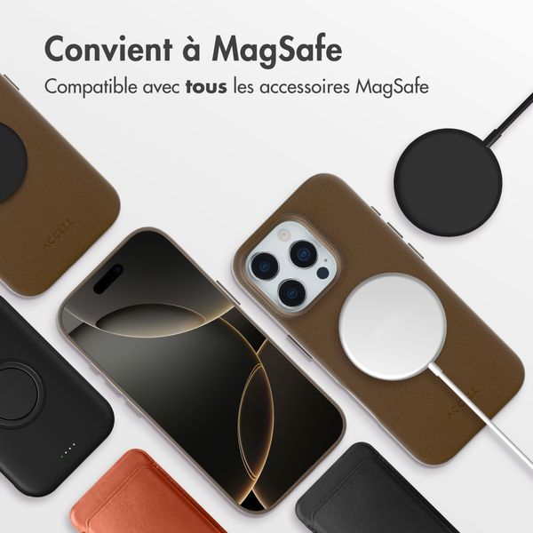 Accezz Coque arrière en cuir avec MagSafe Apple iPhone 16 Pro - Marron café