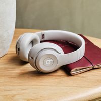 Beats Casque sans fil Studio Pro - Réduction active du bruit (ANC) - Sandstone