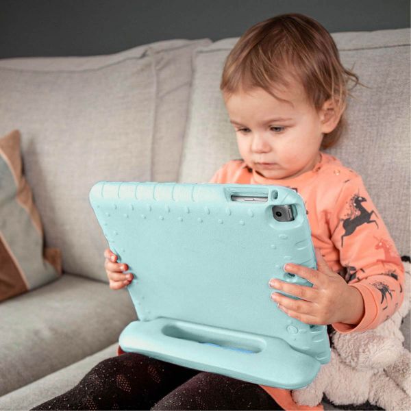 imoshion Coque kidsproof avec poignée iPad 9 (2021) 10.2 pouces / iPad 8 (2020) 10.2 pouces / iPad 7 (2019) 10.2 pouces - Soft Blue