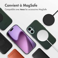 Accezz Coque arrière en cuir avec MagSafe Apple iPhone 17 - Cedar Green