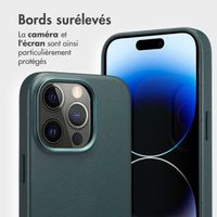 Accezz Étui de télephone portefeuille en cuir 2-en-1 avec MagSafe Apple iPhone 14 Pro - Cedar Green