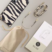 Selencia Coque de télephone Nova avec cordon et porte-cartes Samsung Galaxy S25 FE - Zazzy Zebra