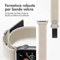 imoshion Bracelet Trail en nylon Apple Watch Series 1 t/m 9 / SE (38/40/41 mm) | Series 10 / 11 (42 mm) - Lumière stellaire