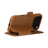 dbramante1928 Étui de télephone portefeuille Apple iPhone 17 Pro - Tan