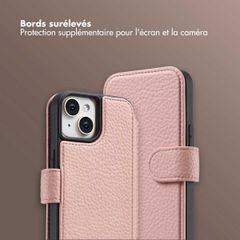 Selencia Étui Riva avec MagSafe et cordon de téléphone Apple iPhone 15 - Old Pink