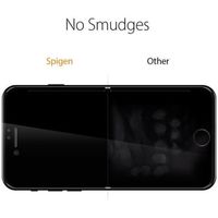 Spigen Protection d'écran en verre trempé GLAStR iPhone SE (2022 / 2020) / 8 / 7 - Noir