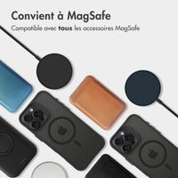 imoshion Rugged Hybrid Carbon Case avec MagSafe iPhone 16 Pro - Noir