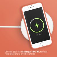 Accezz Coque Liquid Silicone Apple iPhone SE (2022 / 2020) / 8 / 7 - Nectarine