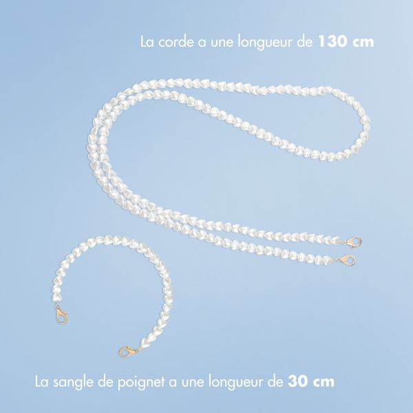 imoshion Coque avec dragonne + bracelet Apple iPhone SE (2022 / 2020) / 8 / 7 - Perles Cœurs