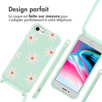 imoshion Coque design en silicone avec cordon Apple iPhone SE (2022 / 2020) / 8 / 7 - Green Flower Distance