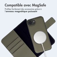 imoshion Étui portefeuille luxe 2-en-1 amovible Apple iPhone 17e / 16e - Vert