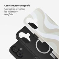 Selencia Coque arrière Vivid avec MagSafe Apple iPhone 17 - Desert Waves Beige
