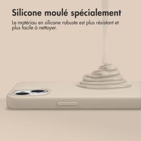 Accezz Coque Liquid Silicone avec MagSafe Apple iPhone 15 - Stone