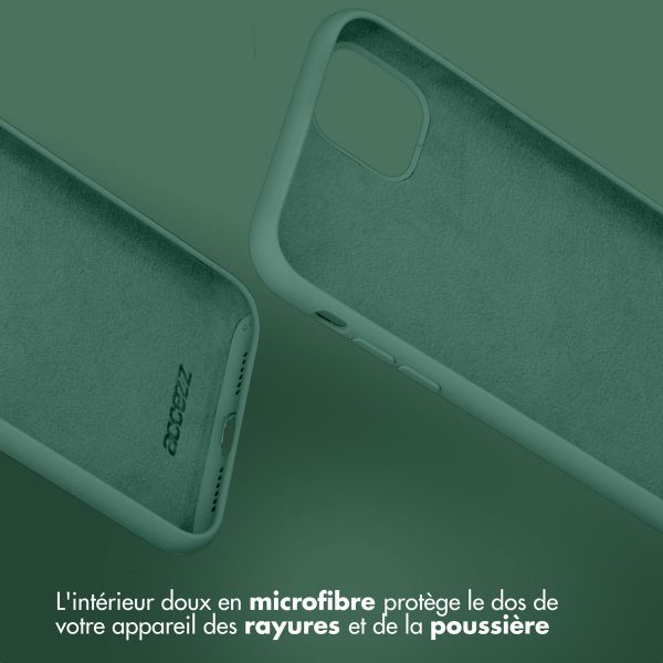 Accezz Coque Liquid Silicone iPhone SE (2022 / 2020) / 8 / 7 - Vert foncé