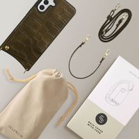 Selencia Coque de télephone Nova Croco avec cordon et porte-cartes Samsung Galaxy A56 - Dark Olive