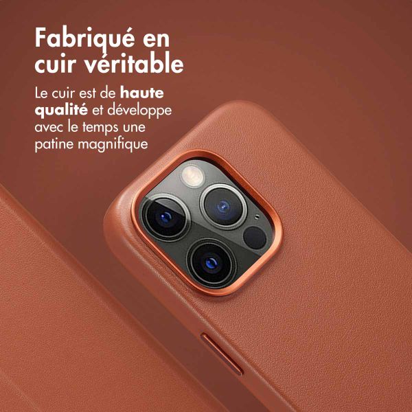 Accezz Étui de télephone portefeuille en cuir 2-en-1 avec MagSafe Apple iPhone 15 Pro - Sienna Brown