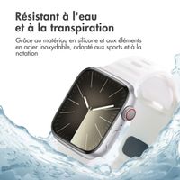 imoshion Bracelet en silicone Active Sport Apple Watch Series 1-10 / SE / Ultra (2) (44/45/46/49 mm) - Blanc