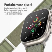 imoshion Bracelet en nylon Alpine Apple Watch Series 1 t/m 11 / SE / Ultra (44/45/46/49 mm) - Olive Green