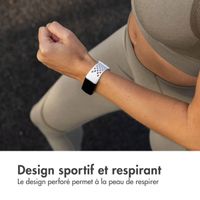 imoshion Bracelet de sport en silicone avec trous Fitbit Charge 5 / Charge 6 - Blanc