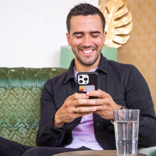 Accezz Coque en cuir de qualité supérieure avec fentes pour cartes Apple iPhone 14 Plus - Noir