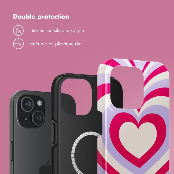 Selencia Coque arrière Vivid Tough avec MagSafe iPhone 15 - Double Hearts Rubine Red Lilac