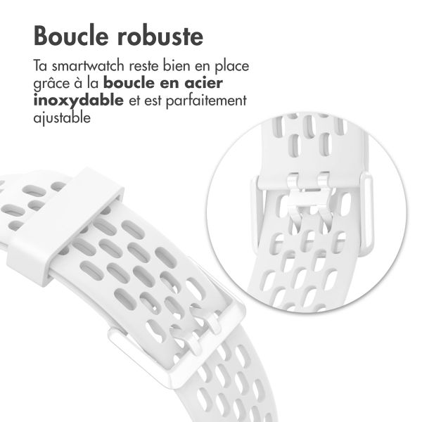 imoshion Bracelet de sport en silicone avec trous Fitbit Charge 5 / Charge 6 - Blanc