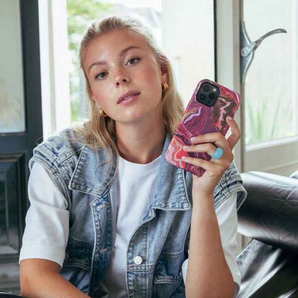 Selencia Coque arrière Vivid avec MagSafe Apple iPhone 14 - Marble Purple