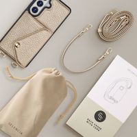 Selencia Coque de télephone Sera avec cordon et porte-cartes enveloppe Samsung Galaxy S26 - Champagne