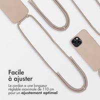 imoshion Coque arrière Color avec cordon amovible et MagSafe Apple iPhone 15 - Nude