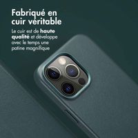 Accezz Étui de télephone portefeuille en cuir 2-en-1 avec MagSafe Apple iPhone 15 Pro Max - Cedar Green