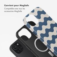 Selencia Coque arrière Vivid Tough avec MagSafe iPhone 15 - Wave Vibes Classic Blue