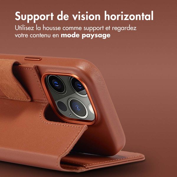 Accezz Étui de télephone portefeuille en cuir 2-en-1 avec MagSafe Apple iPhone 14 Pro - Sienna Brown