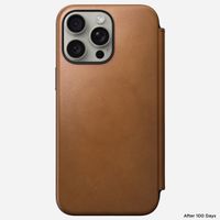 Nomad Étui de télephone portefeuille Modern Leather Folio Apple iPhone 15 Pro Max - English Tan