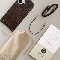 Selencia Coque de télephone Nova Croco avec cordon et porte-cartes Apple iPhone 16 - Choco Brown