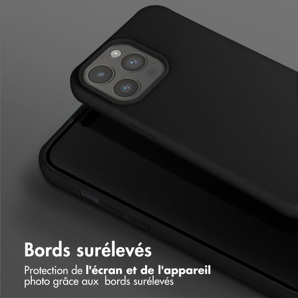 Selencia Coque silicone avec cordon amovible iPhone 15 Pro Max - Noir