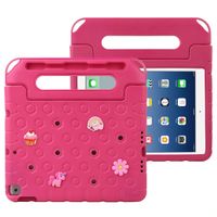 imoshion Coque kidsproof avec poupées amovibles Apple iPad 9 (2021) 10.2 pouces / iPad 8 (2020) 10.2 pouces / iPad 7 (2019) 10.2 pouces - Rose