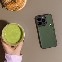 Selencia Coque Riva avec porte-cartes Apple iPhone 16e - Sage Green