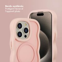 Selencia Coque arrière Wavy avec MagSafe Apple iPhone 15 Pro - Soft Pink