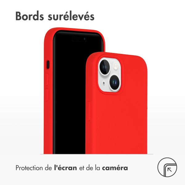 Accezz Coque Liquid Silicone iPhone 15 - Rouge