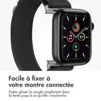 imoshion Bracelet en nylon Trail Apple Watch Series 1 á 9 / SE (38/40/41 mm) | Series 10 (42 mm) - Pure Black