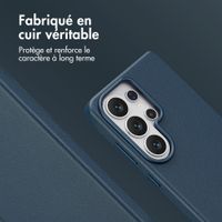 Accezz Coque arrière en cuir avec MagSafe Samsung Galaxy S26 Ultra - Nightfall Blue
