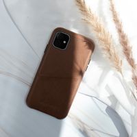 Selencia Coque arrière en cuir végétalien Vayu iPhone 11 - Brun