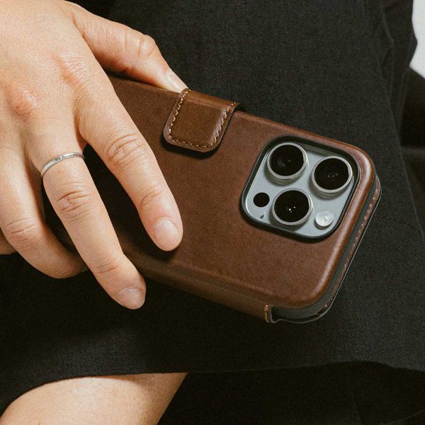 Nomad Étui de télephone portefeuille Modern Leather Folio Apple iPhone 16 Pro Max - Marron