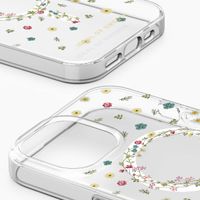iDeal of Sweden Coque Clear MagSafe Apple iPhone 13 / 14 / 15 / 16e - Petite Floral