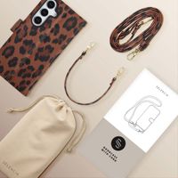 Selencia Étui de télephone portefeuille imprimé léopard Sabi Samsung Galaxy S24 / S25 - Mocha Brown