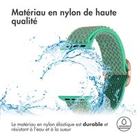 imoshion Bracelet en nylon élastique Apple Watch Series 1 t/m 11 / SE / Ultra (44/45/46/49 mm) - Turquoise
