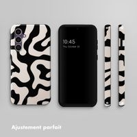 Selencia Coque arrière Vivid Samsung Galaxy S23 FE - Art Wave Black