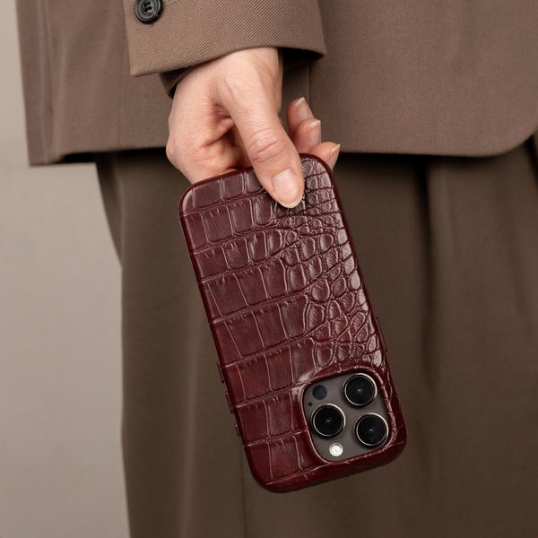 Selencia Coque arrière Croco avec MagSafe Apple iPhone 16 - Burgundy