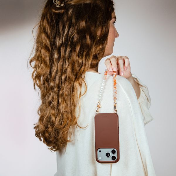 Selencia Coque arrière Rivièra avec MagSafe avec crochets amovibles iPhone 12 / 12 Pro - Choco Brown