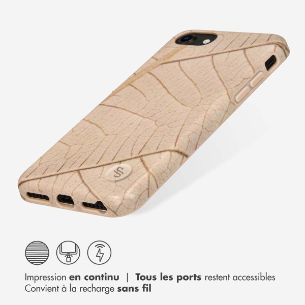 Selencia Aurora Coque Fashion iPhone SE (2022 / 2020) / 8 / 7 - ﻿Coque durable - 100 % recyclée - Earth Leaf Beige